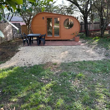 Campsite Insolite Hobbit Saint-Andre-d'Allas